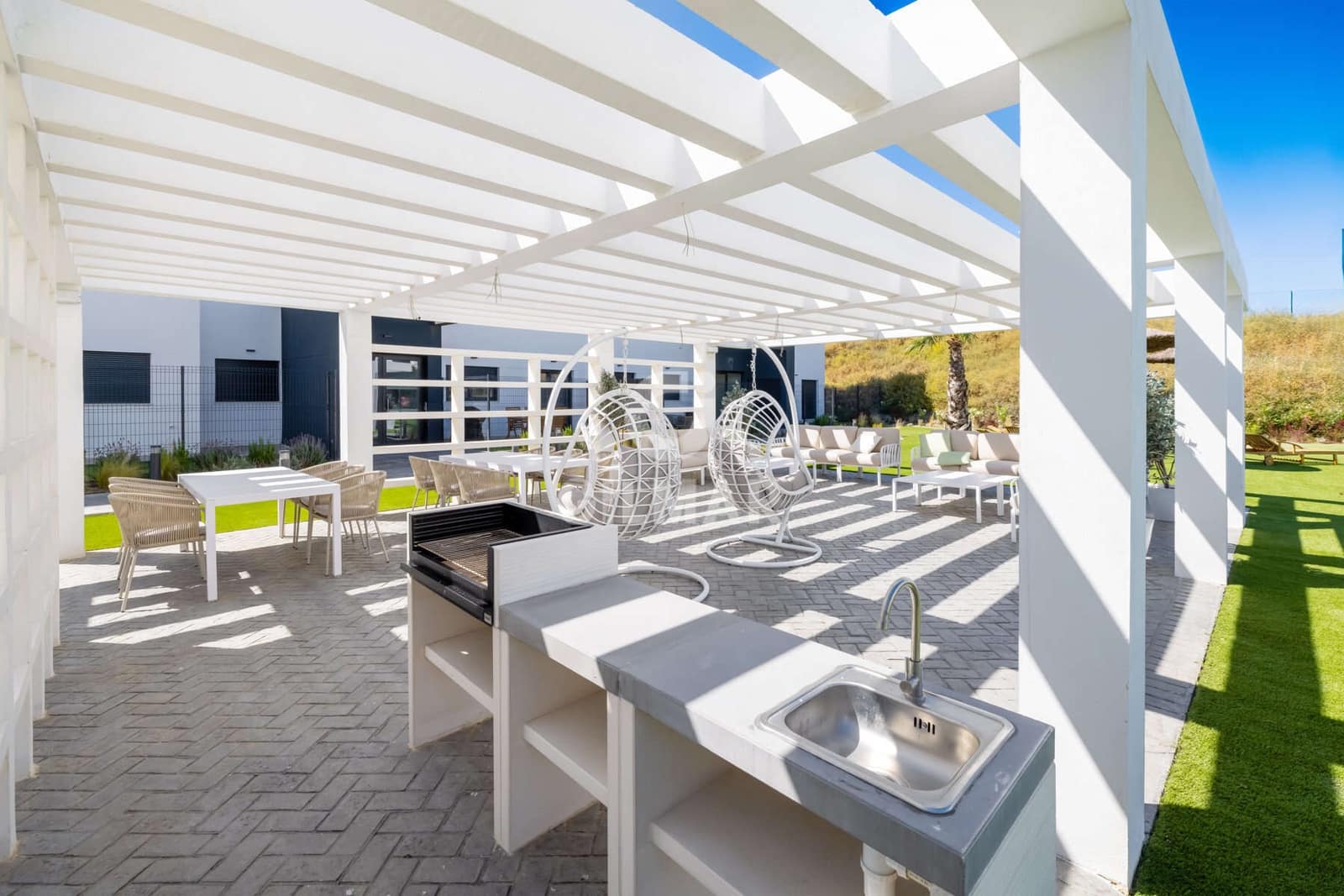 2 sovrum Takvåning till salu i Estepona med pool garage - 640 000 € (Ref: 9205941)