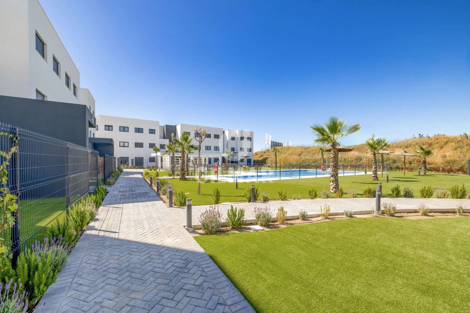 2 sovrum Takvåning till salu i Estepona med pool garage - 640 000 € (Ref: 9205941)