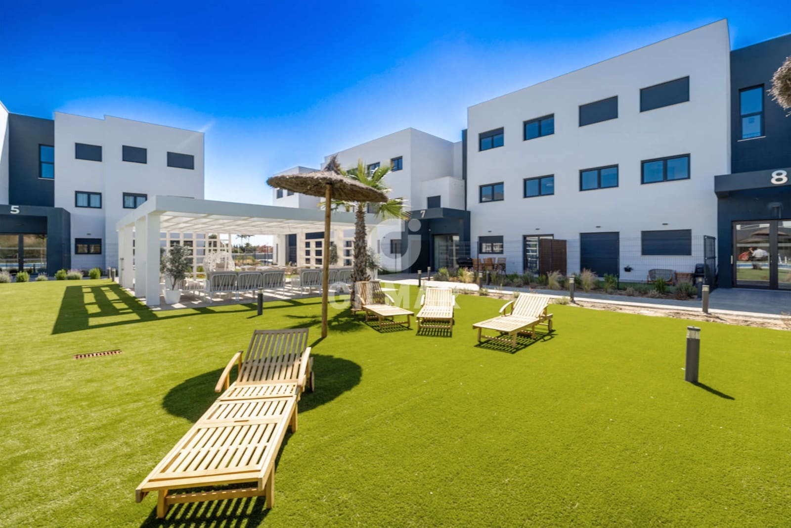 2 sovrum Takvåning till salu i Estepona med pool garage - 640 000 € (Ref: 9205941)