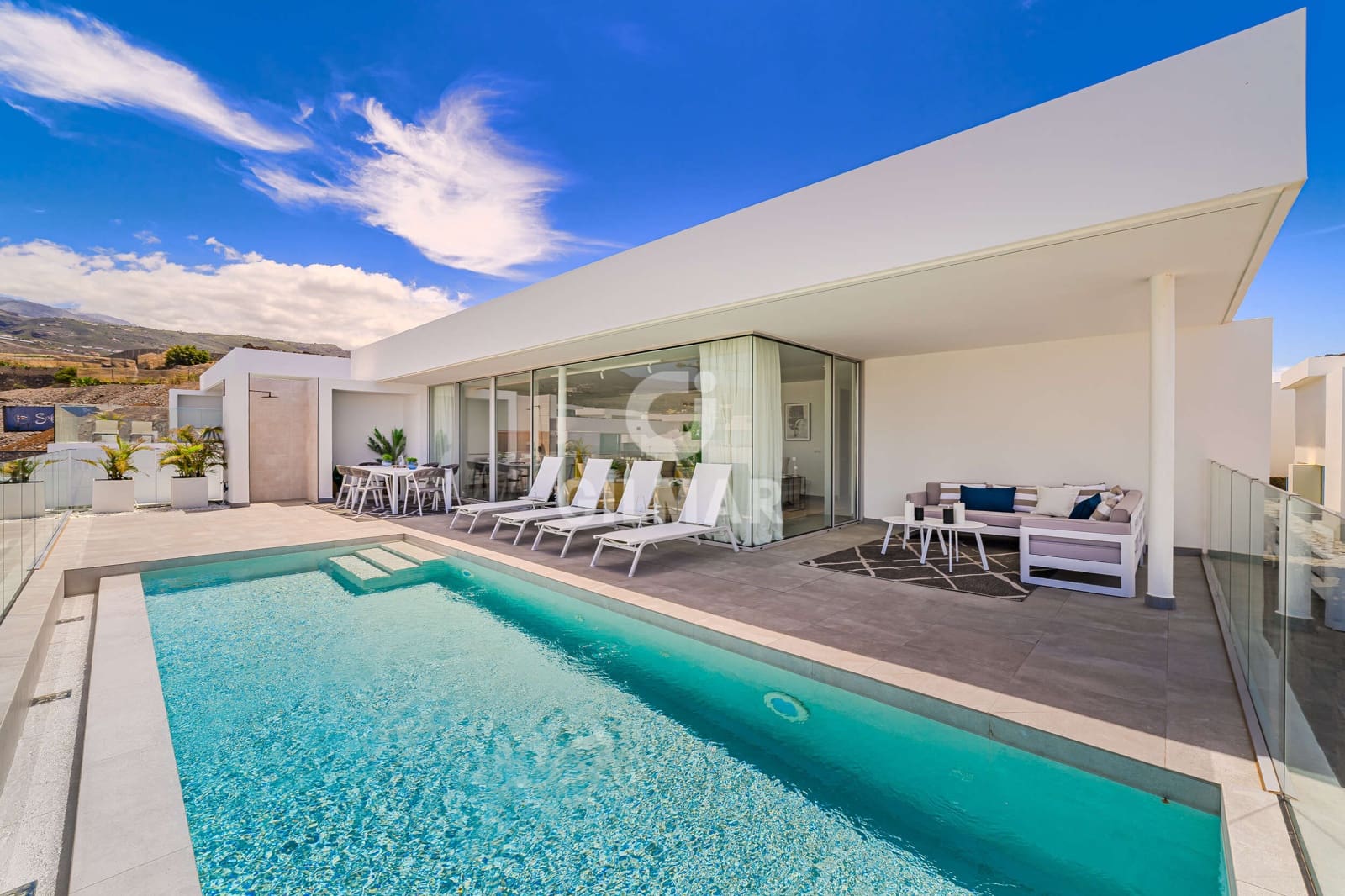 3 soveværelse Villa til salg i Playa Paraiso med swimmingpool garage - € 1.680.000 (Ref: 9205947)