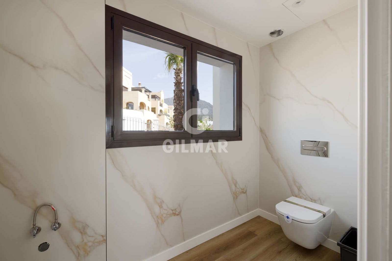 3 soveværelse Rækkehus til salg i Estepona med swimmingpool garage - € 470.250 (Ref: 9205950)