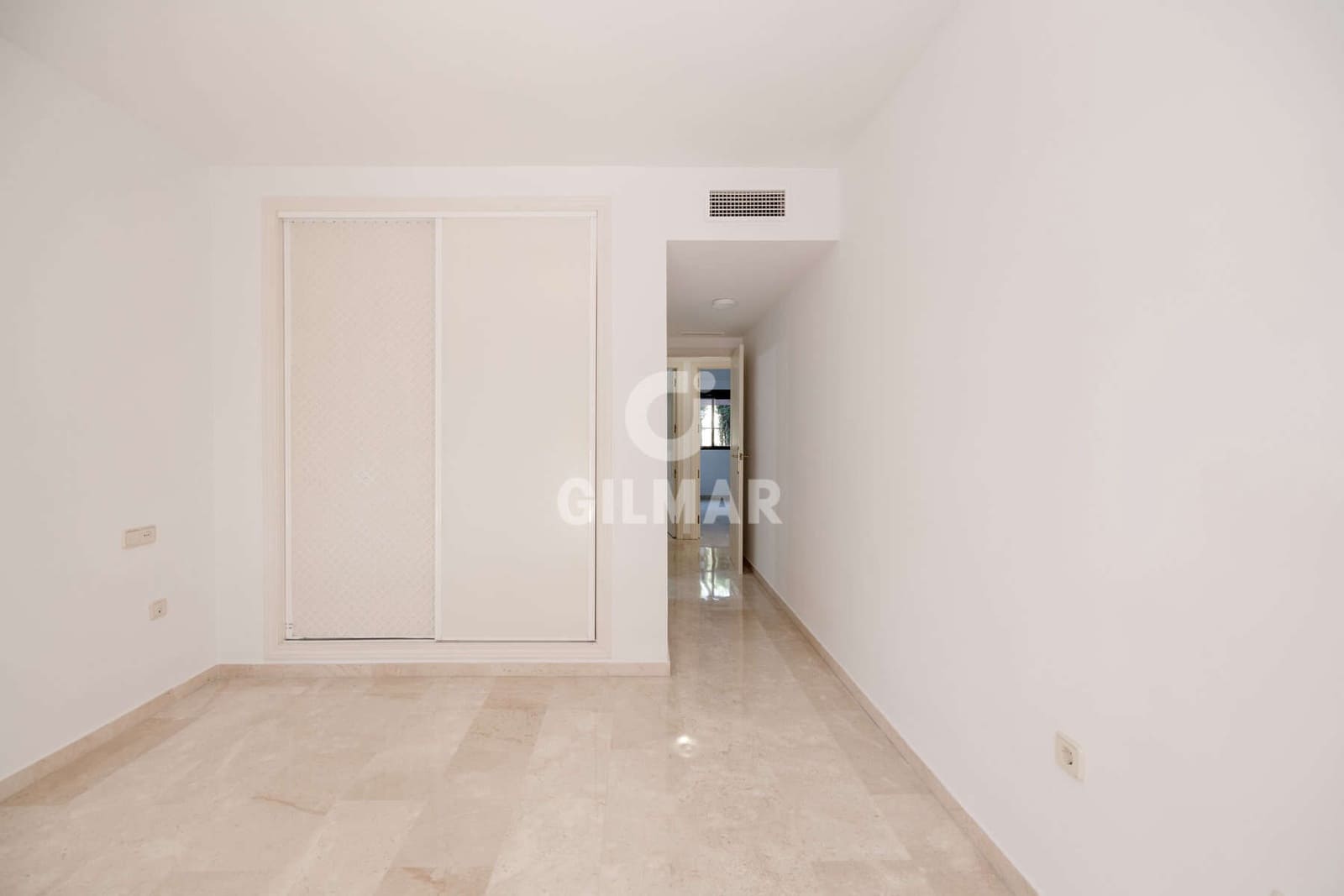 3 sypialnia Mieszkanie na sprzedaż w Costalita z basenem garażem - 419 000 € (Ref: 9205953)