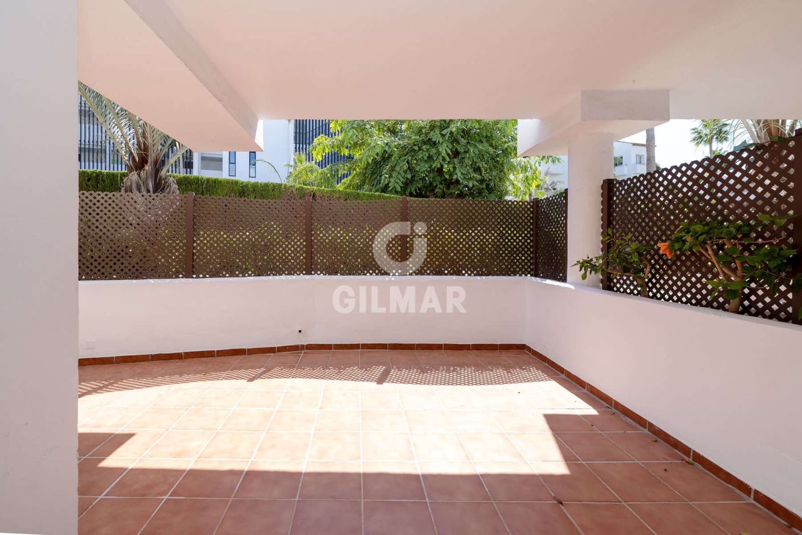 3 sypialnia Mieszkanie na sprzedaż w Costalita z basenem garażem - 419 000 € (Ref: 9205953)