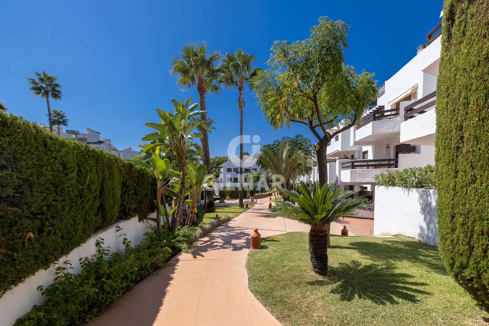 3 sypialnia Mieszkanie na sprzedaż w Costalita z basenem garażem - 419 000 € (Ref: 9205953)