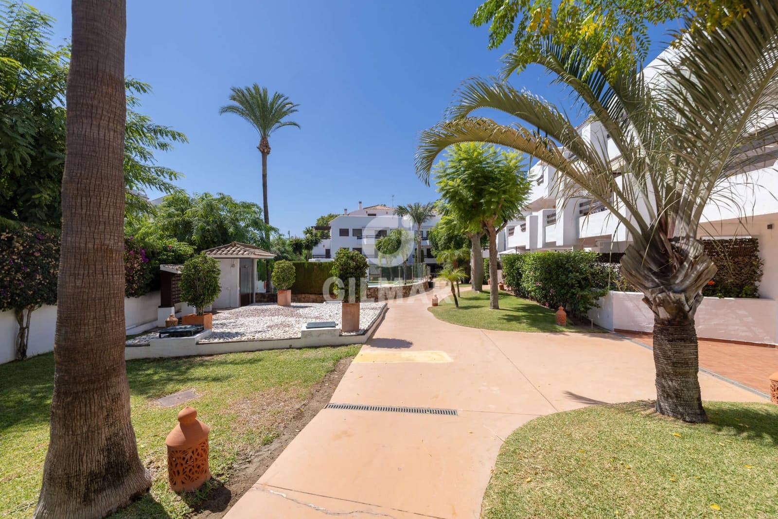 3 sypialnia Mieszkanie na sprzedaż w Costalita z basenem garażem - 419 000 € (Ref: 9205953)