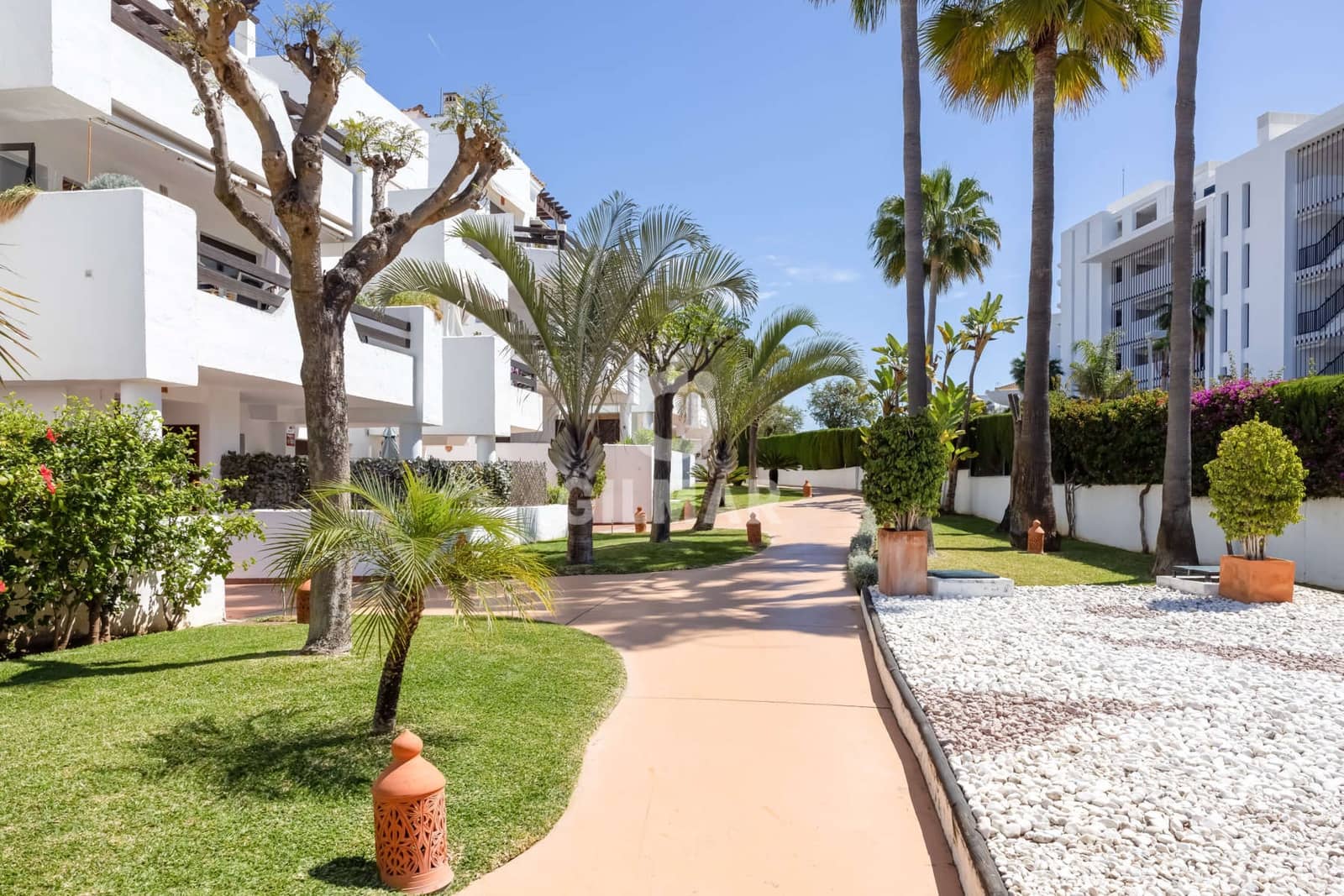 3 sypialnia Mieszkanie na sprzedaż w Costalita z basenem garażem - 419 000 € (Ref: 9205953)