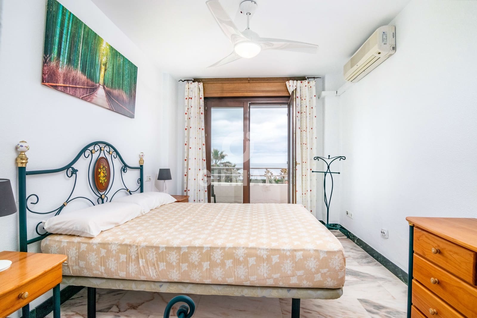 5 soverom Rekkehus til salgs i Manilva med svømmebasseng garasje - € 510 000 (Ref: 9205954)