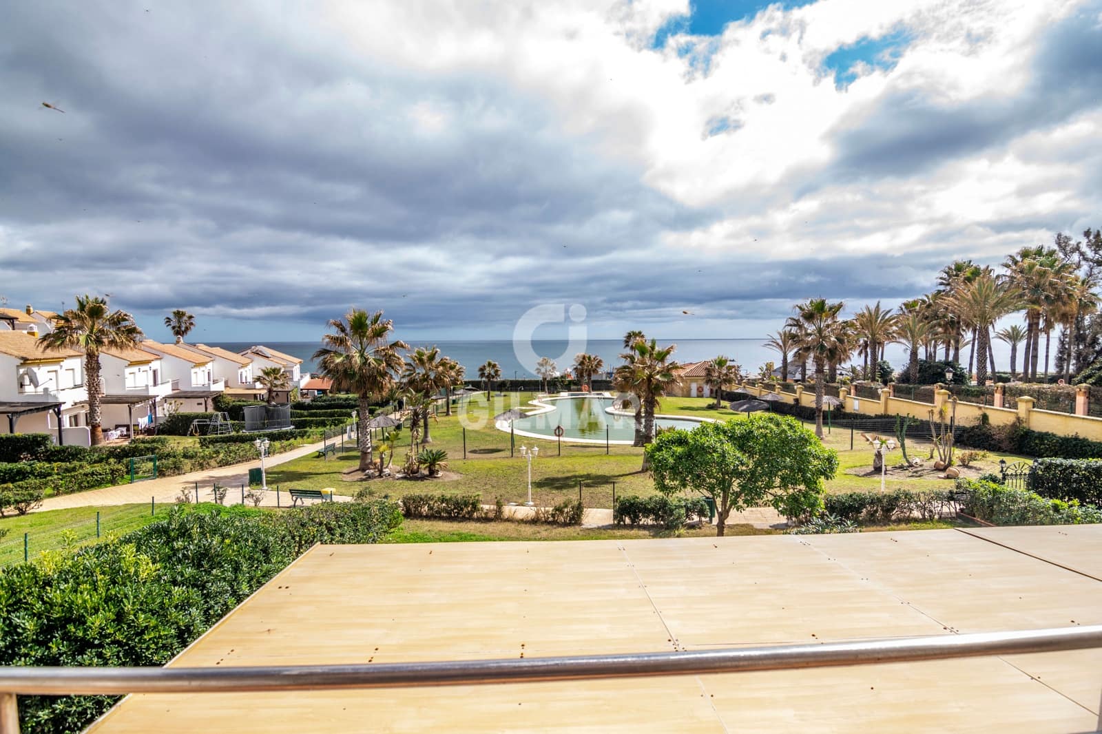 5 soverom Rekkehus til salgs i Manilva med svømmebasseng garasje - € 510 000 (Ref: 9205954)