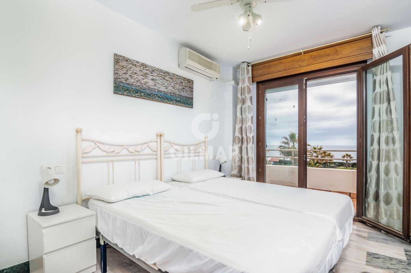 5 soverom Rekkehus til salgs i Manilva med svømmebasseng garasje - € 510 000 (Ref: 9205954)