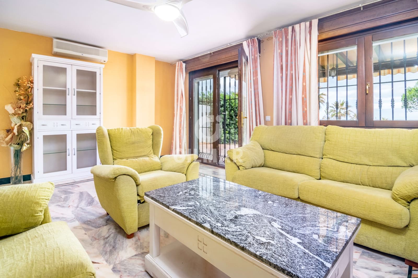 5 soverom Rekkehus til salgs i Manilva med svømmebasseng garasje - € 510 000 (Ref: 9205954)