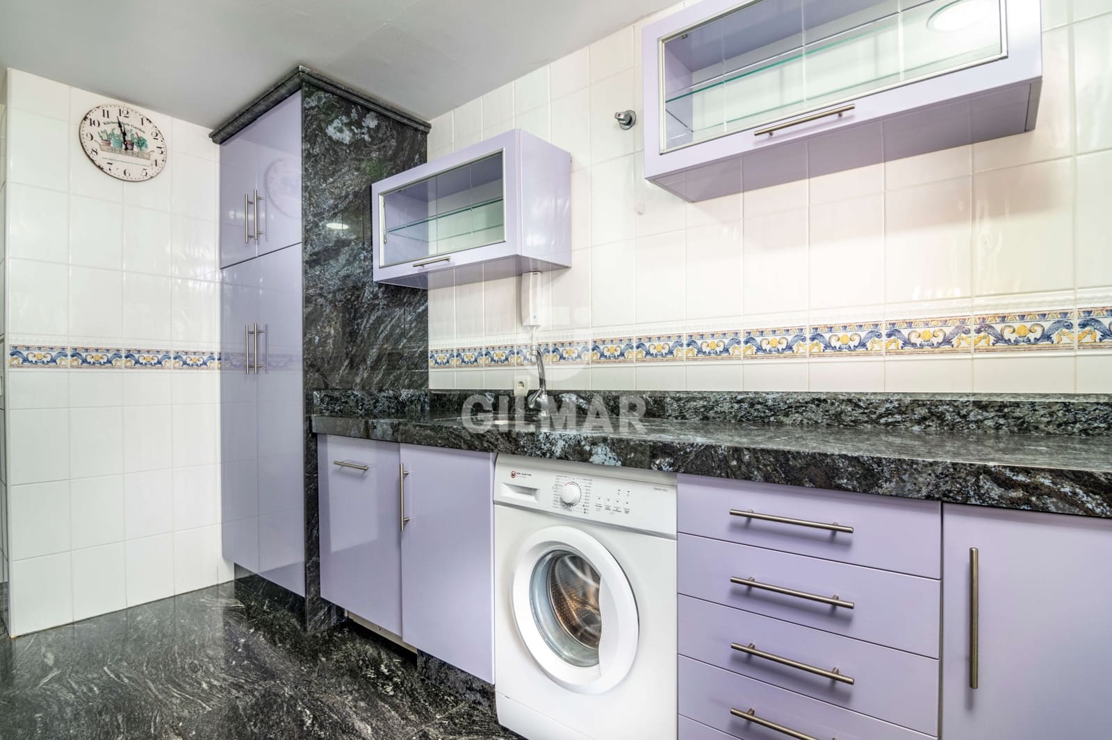 5 soverom Rekkehus til salgs i Manilva med svømmebasseng garasje - € 510 000 (Ref: 9205954)