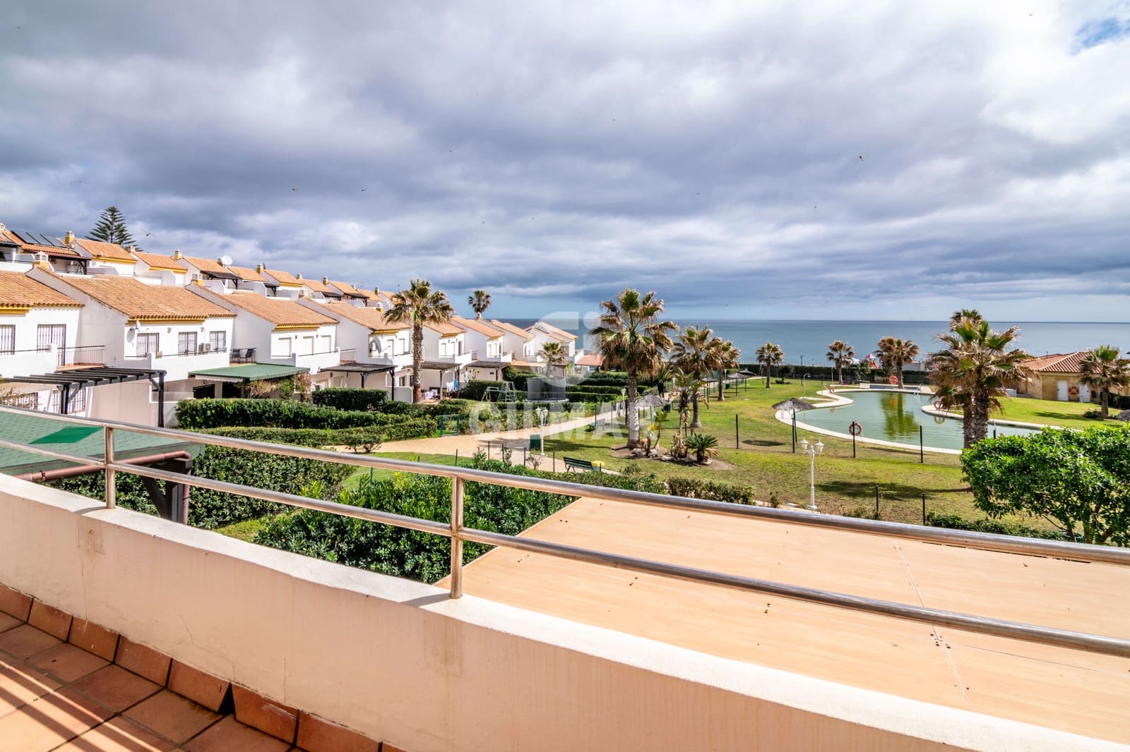 5 soverom Rekkehus til salgs i Manilva med svømmebasseng garasje - € 510 000 (Ref: 9205954)