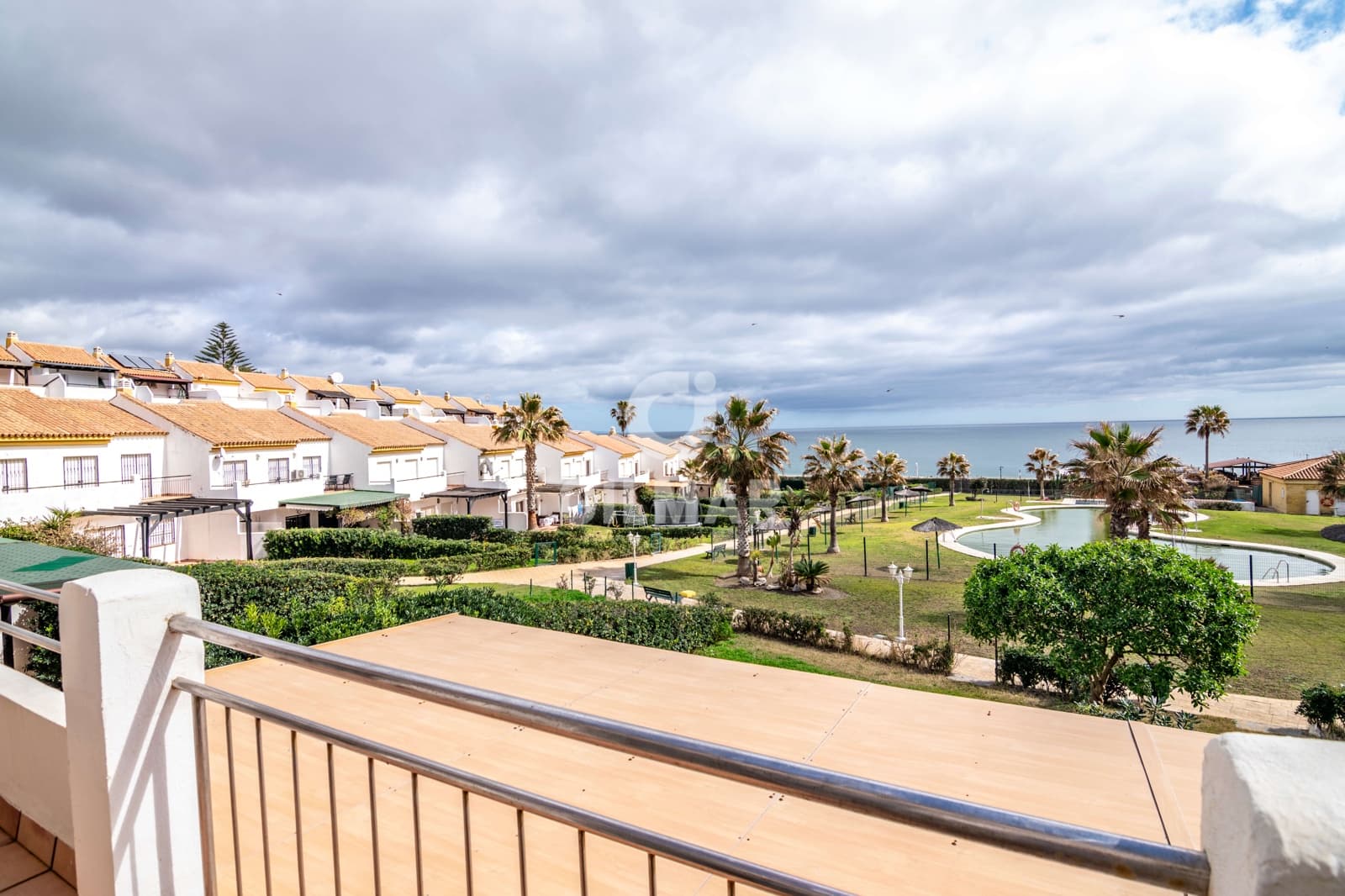 5 soverom Rekkehus til salgs i Manilva med svømmebasseng garasje - € 510 000 (Ref: 9205954)