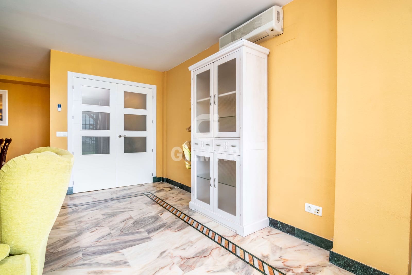 5 soverom Rekkehus til salgs i Manilva med svømmebasseng garasje - € 510 000 (Ref: 9205954)