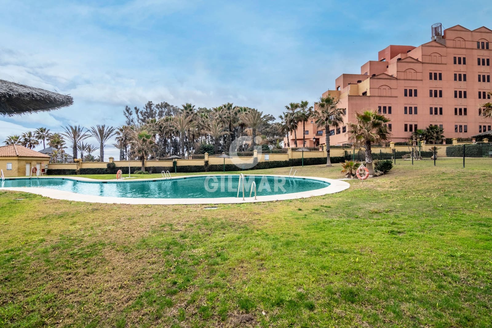 5 soverom Rekkehus til salgs i Manilva med svømmebasseng garasje - € 510 000 (Ref: 9205954)