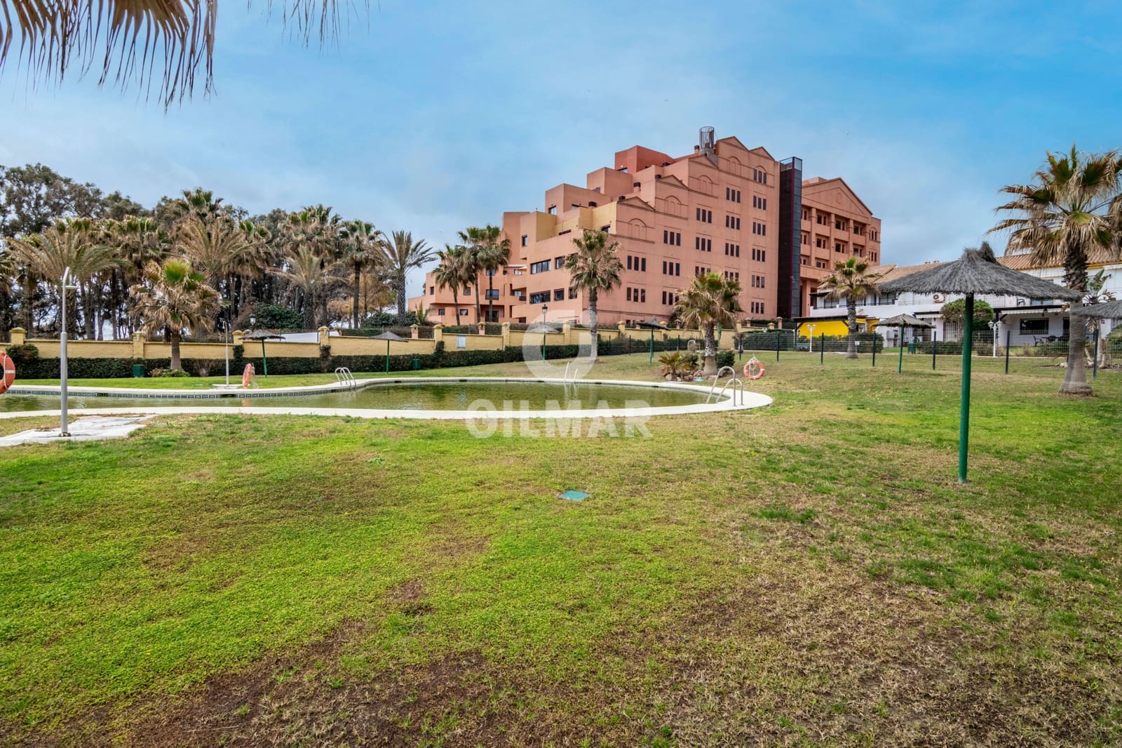 5 soverom Rekkehus til salgs i Manilva med svømmebasseng garasje - € 510 000 (Ref: 9205954)