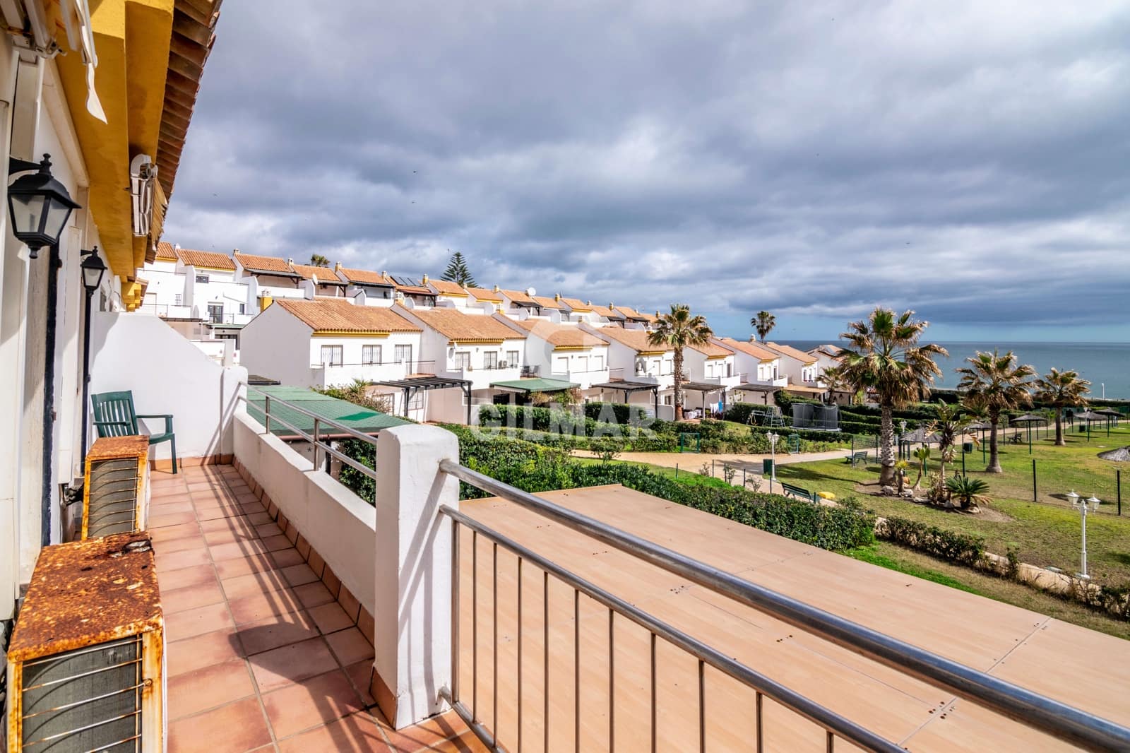 5 soverom Rekkehus til salgs i Manilva med svømmebasseng garasje - € 510 000 (Ref: 9205954)