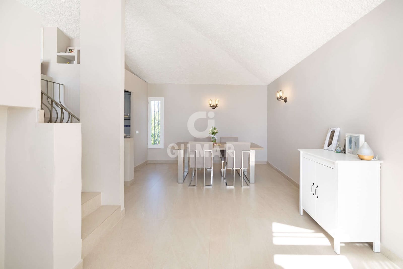 3 soveværelse Rækkehus til salg i Buenas Noches med swimmingpool - € 544.000 (Ref: 9205955)