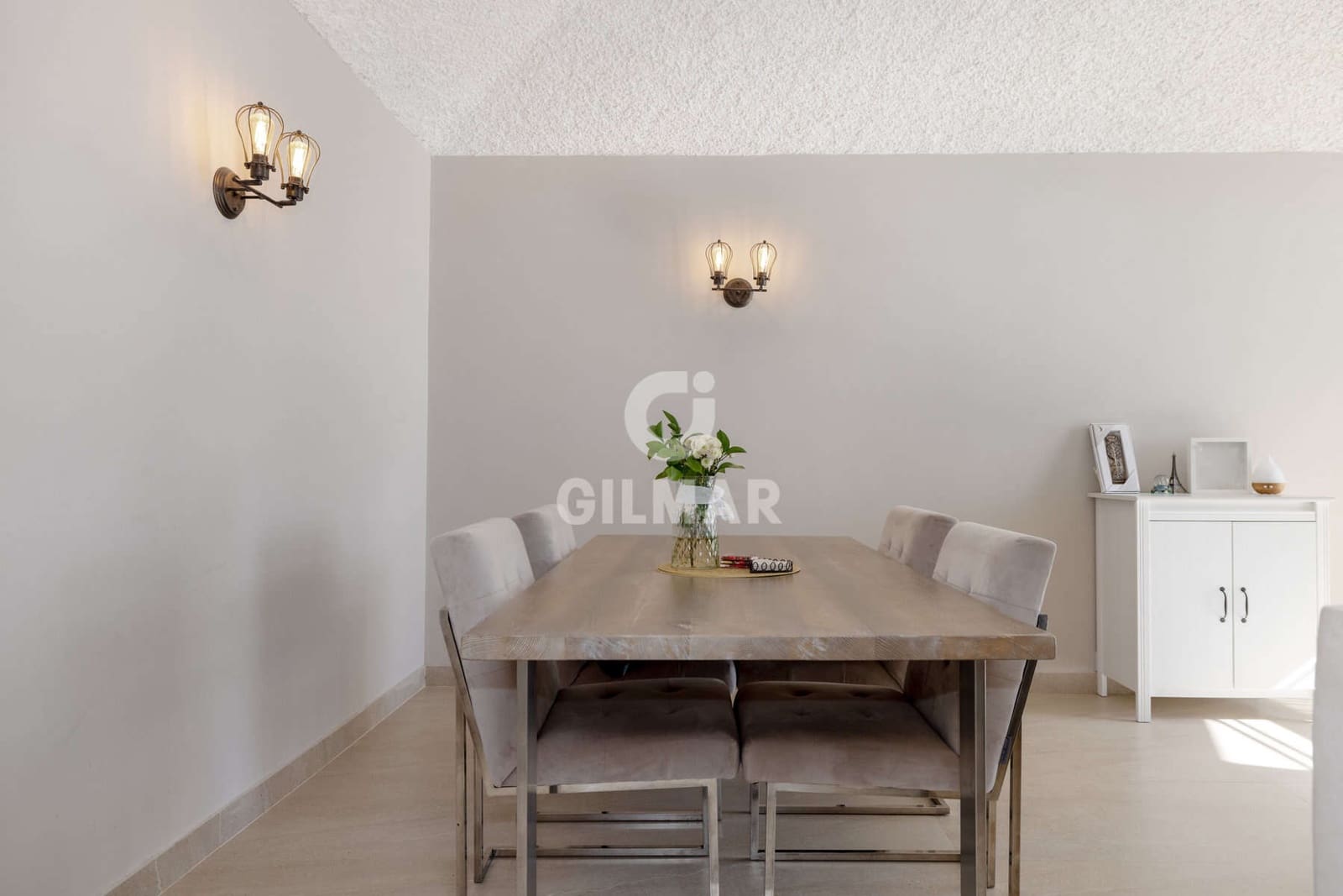 3 soveværelse Rækkehus til salg i Buenas Noches med swimmingpool - € 544.000 (Ref: 9205955)