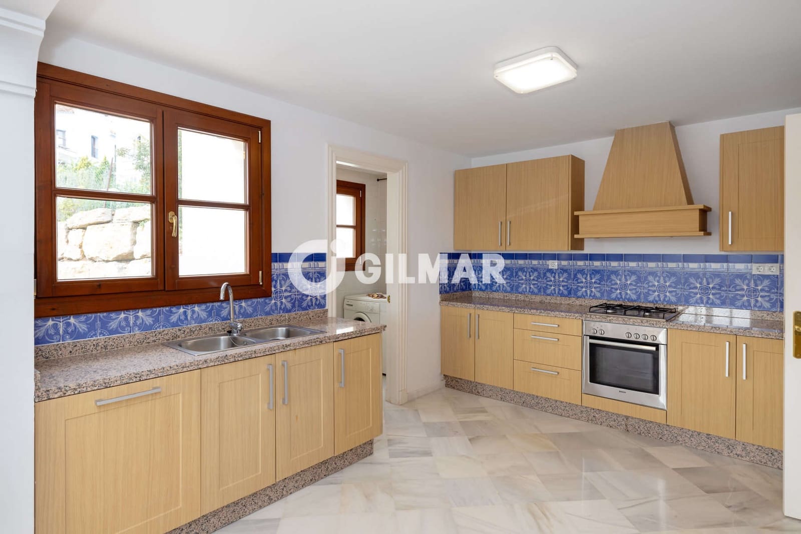 3 bedroom Terraced Villa for sale in Benahavis with pool garage - € 625,000 (Ref: 9205957)