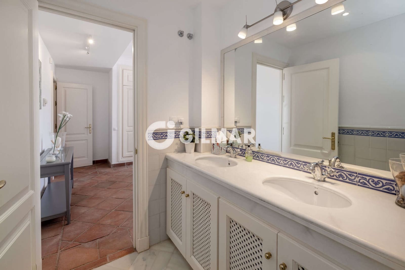 3 bedroom Terraced Villa for sale in Benahavis with pool garage - € 625,000 (Ref: 9205957)