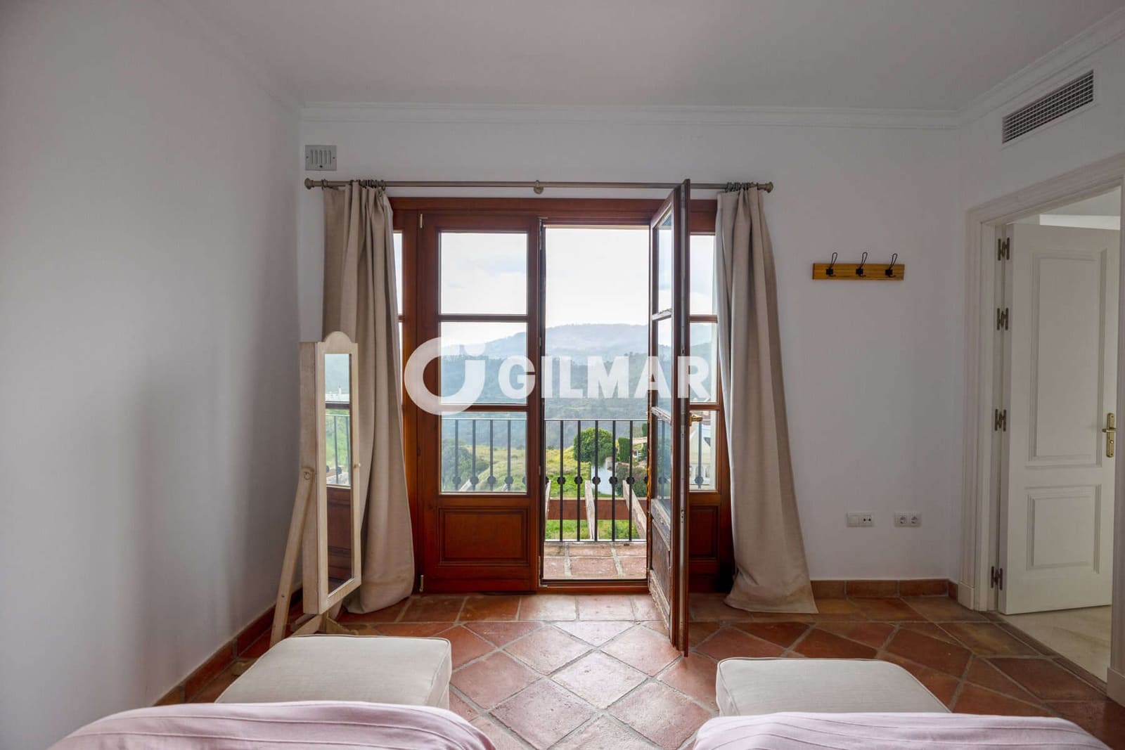 3 bedroom Terraced Villa for sale in Benahavis with pool garage - € 625,000 (Ref: 9205957)