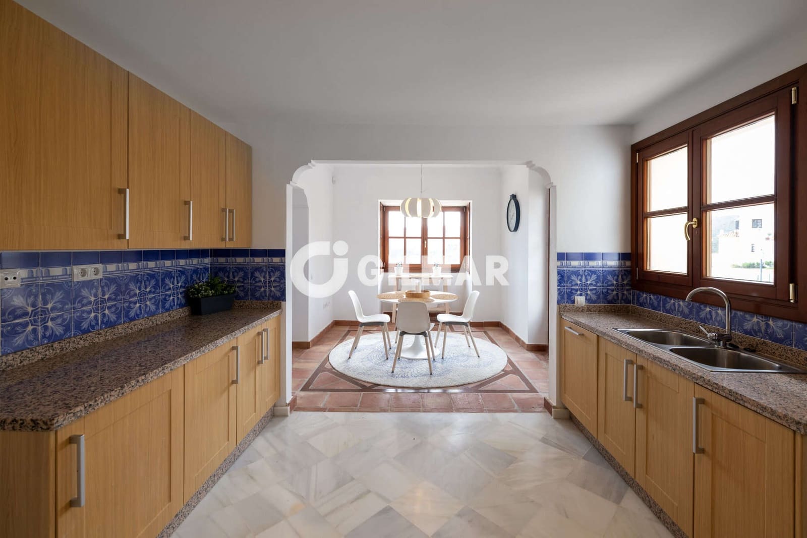 3 bedroom Terraced Villa for sale in Benahavis with pool garage - € 625,000 (Ref: 9205957)