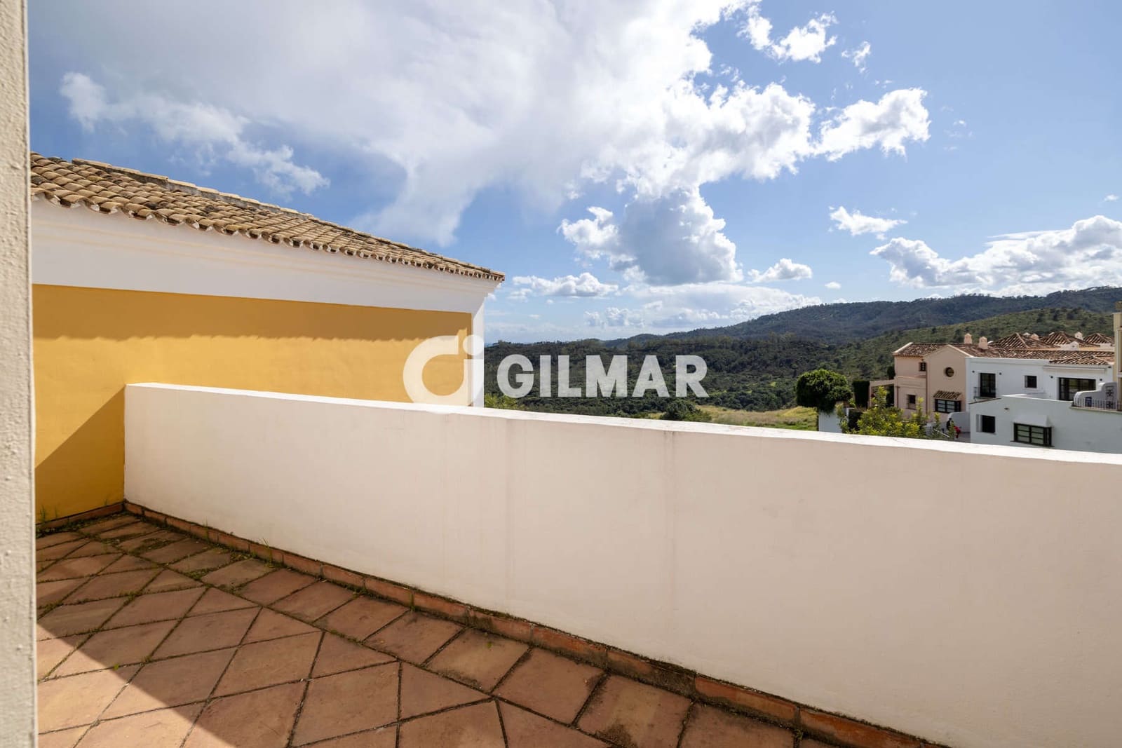 3 bedroom Terraced Villa for sale in Benahavis with pool garage - € 625,000 (Ref: 9205957)