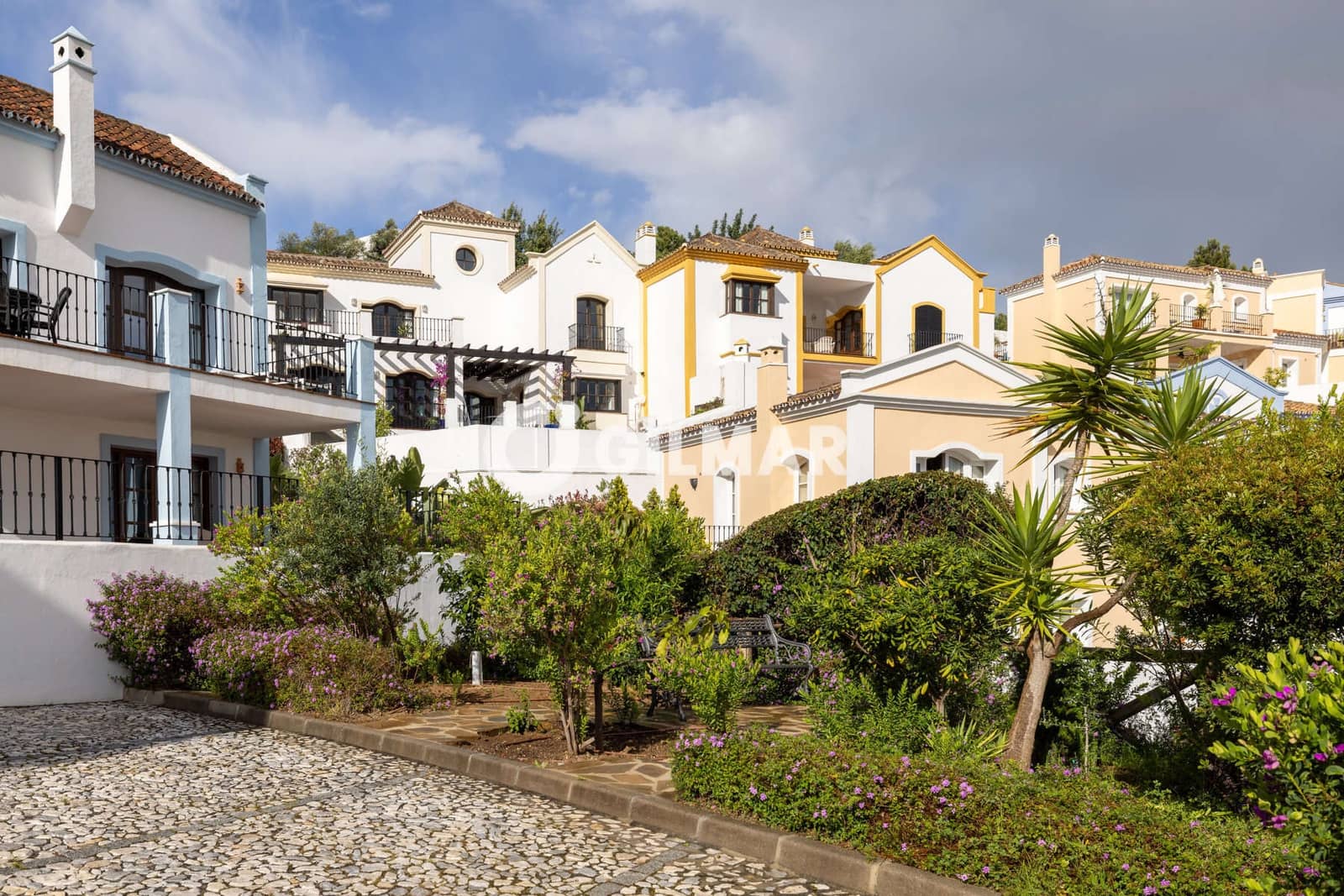 3 bedroom Terraced Villa for sale in Benahavis with pool garage - € 625,000 (Ref: 9205957)