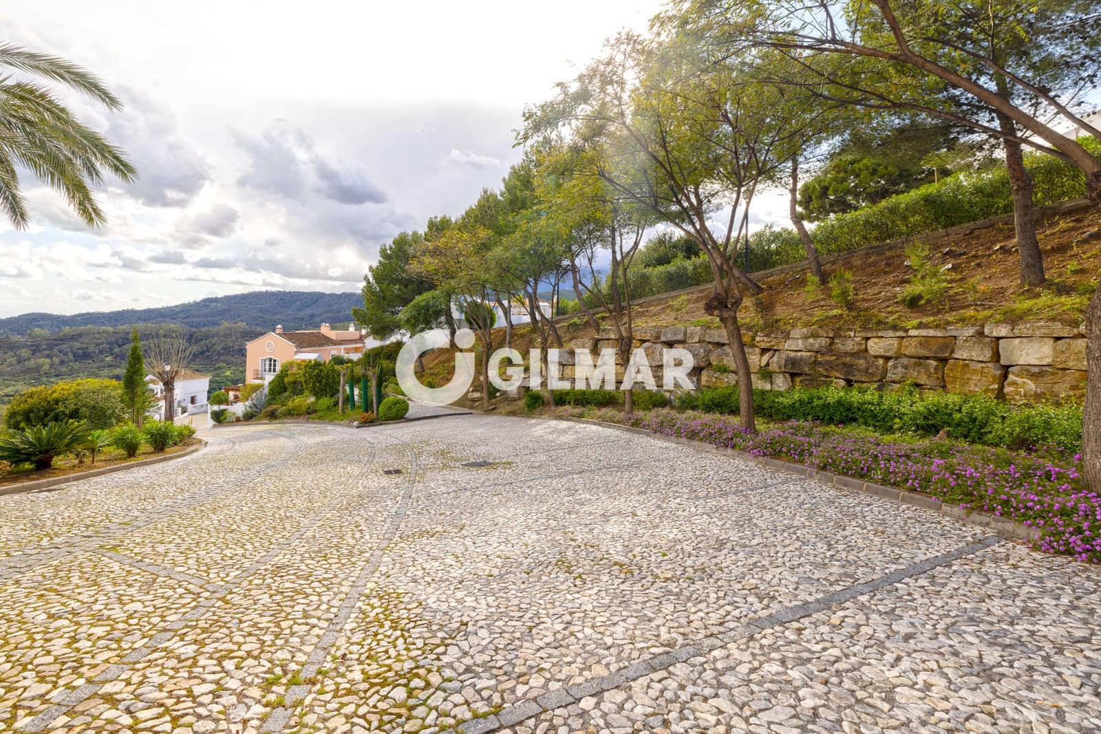 3 bedroom Terraced Villa for sale in Benahavis with pool garage - € 625,000 (Ref: 9205957)
