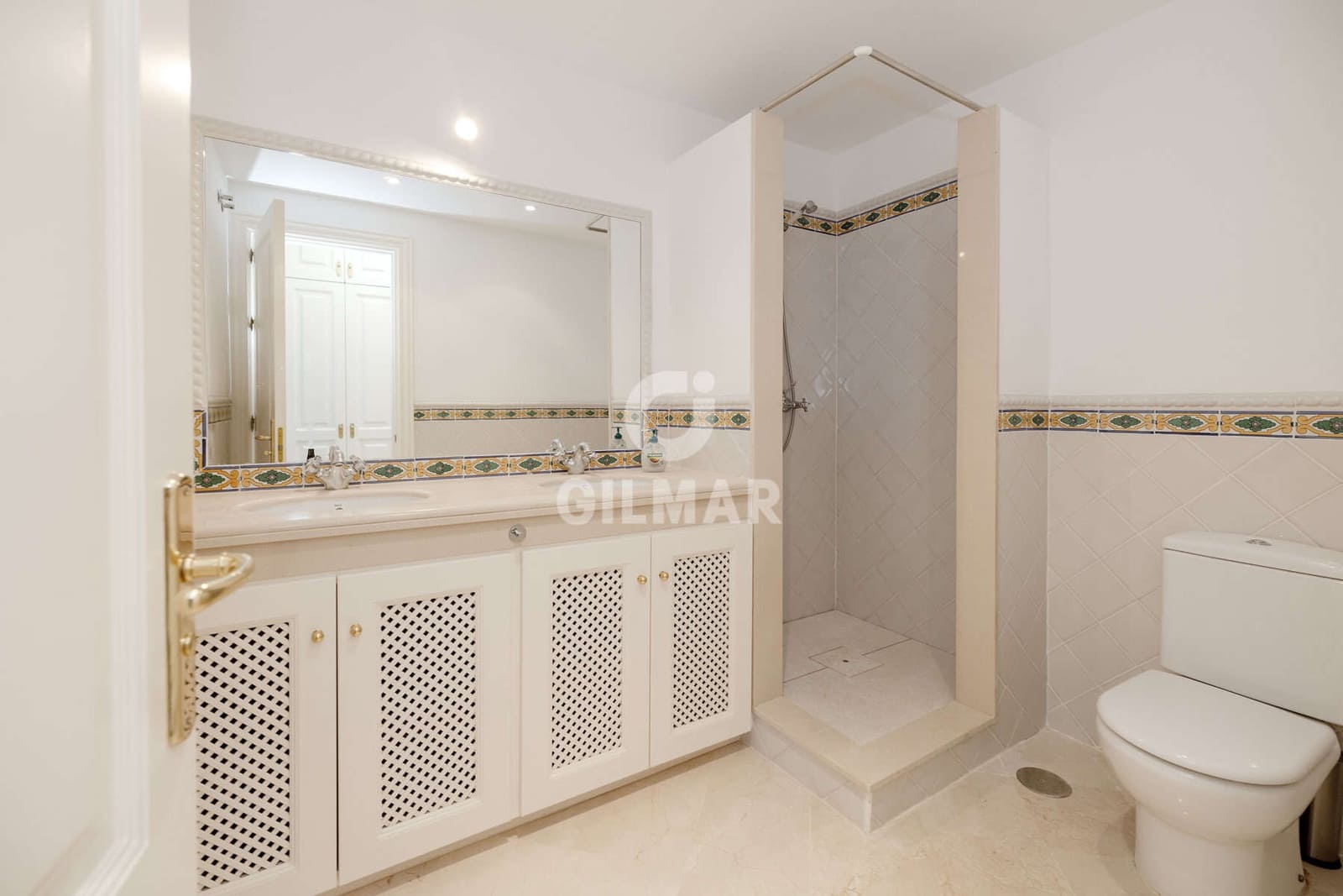 2 soveværelse Rækkehus til salg i Benahavis med swimmingpool - € 595.000 (Ref: 9205958)