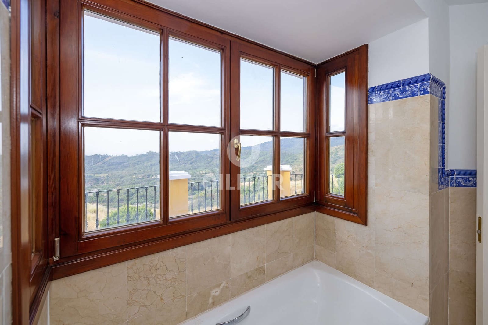 2 soveværelse Rækkehus til salg i Benahavis med swimmingpool - € 595.000 (Ref: 9205958)