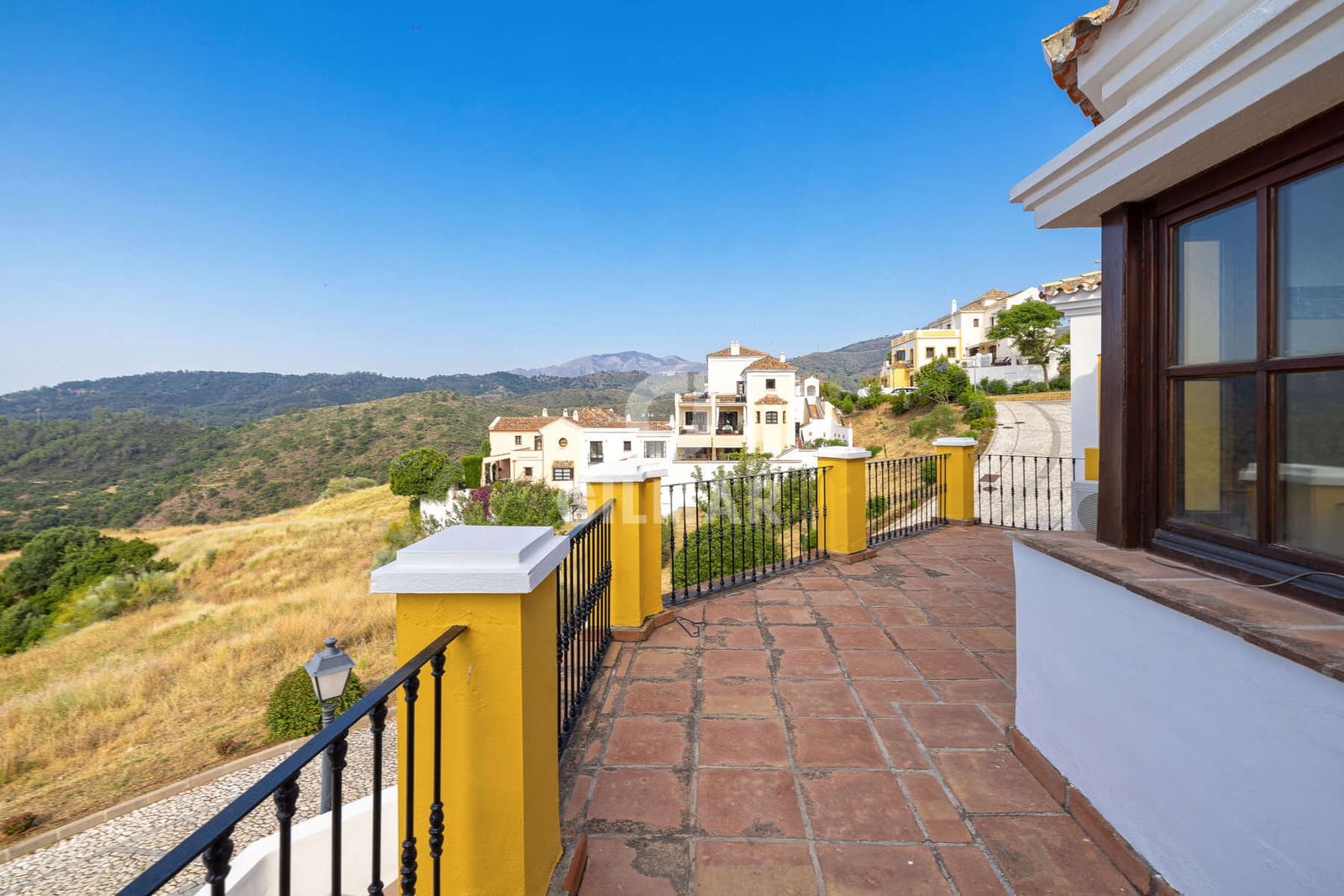 2 soveværelse Rækkehus til salg i Benahavis med swimmingpool - € 595.000 (Ref: 9205958)