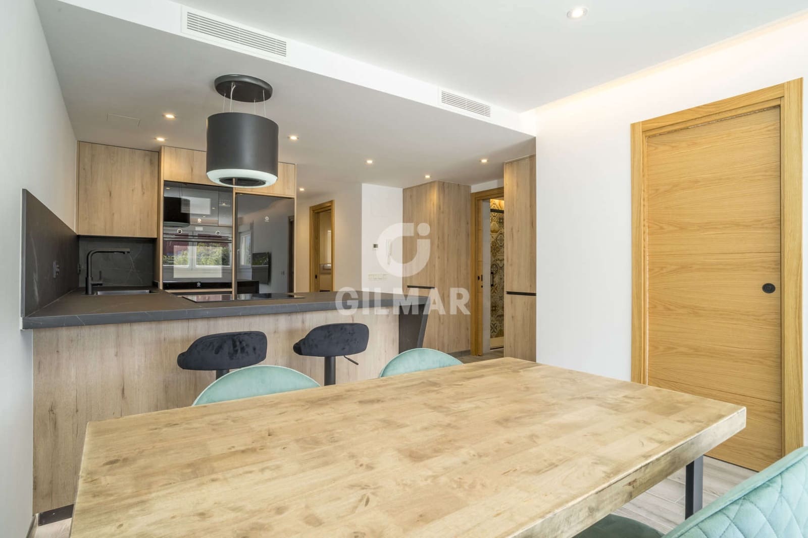 3 bedroom Flat for sale in Estepona with pool - € 405,000 (Ref: 9205960)