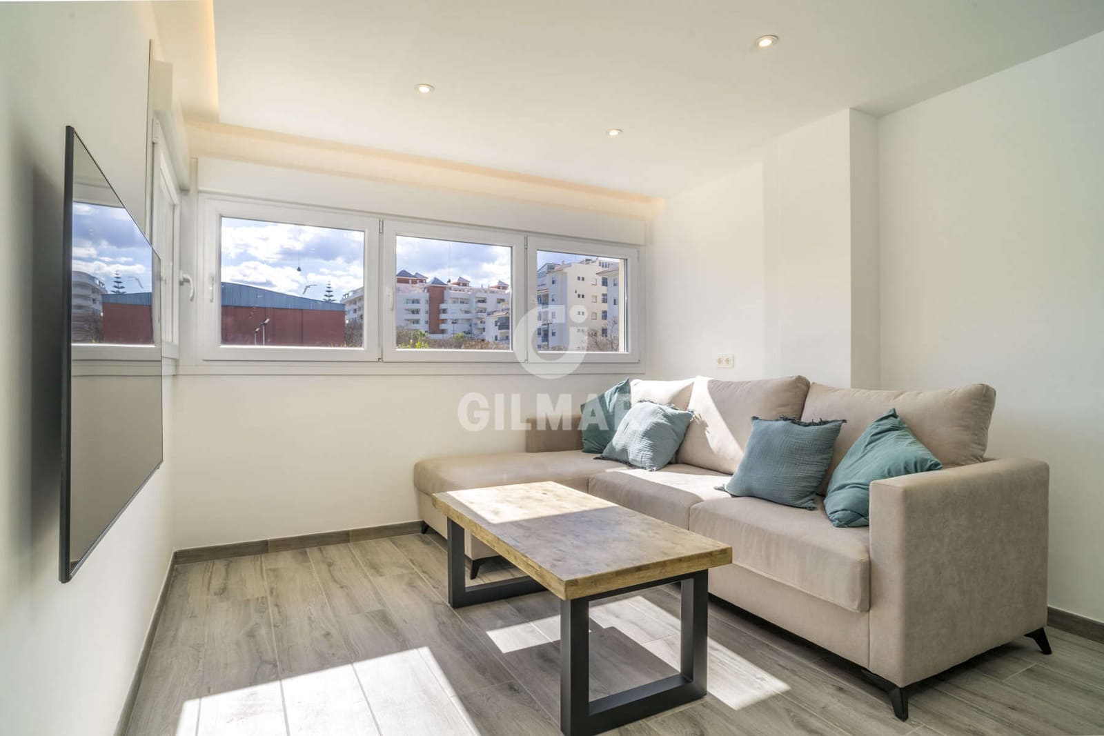 3 bedroom Flat for sale in Estepona with pool - € 405,000 (Ref: 9205960)