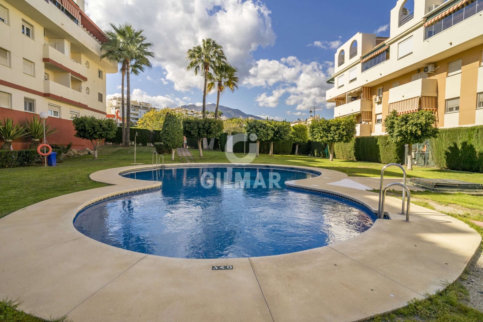 3 bedroom Flat for sale in Estepona with pool - € 405,000 (Ref: 9205960)