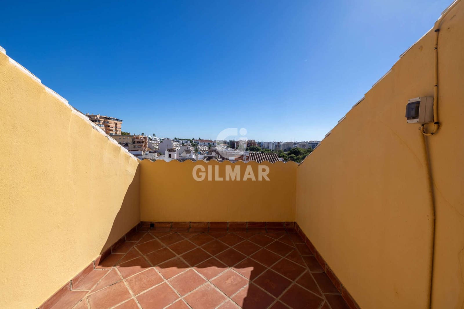 4 soveværelse Semi-Rækkehus til salg i Estepona - € 540.000 (Ref: 9205961)