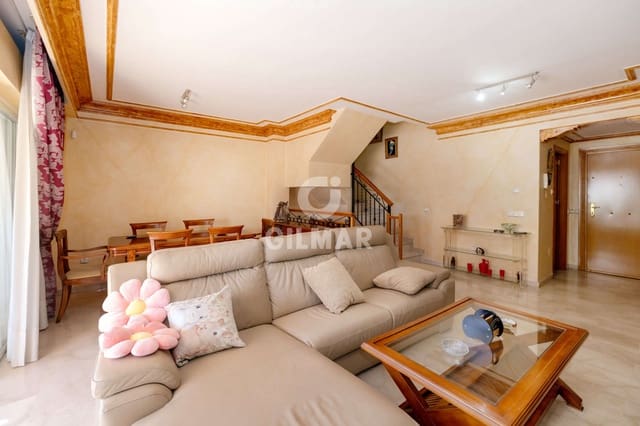 4 soveværelse Semi-Rækkehus til salg i Zona Calvario, Estepona - € 540.000 (Ref: 9205961)