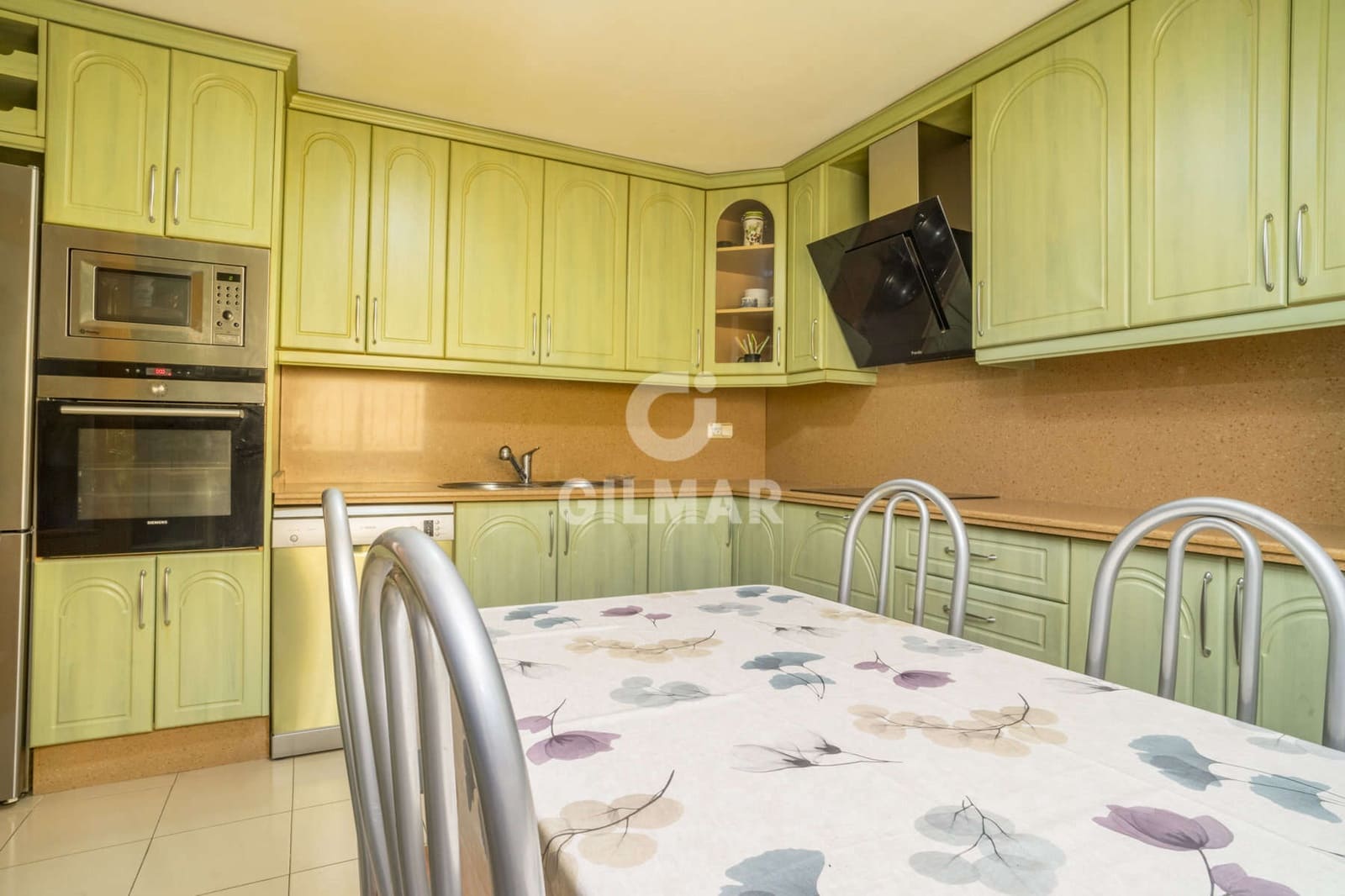 4 soveværelse Semi-Rækkehus til salg i Estepona - € 540.000 (Ref: 9205961)