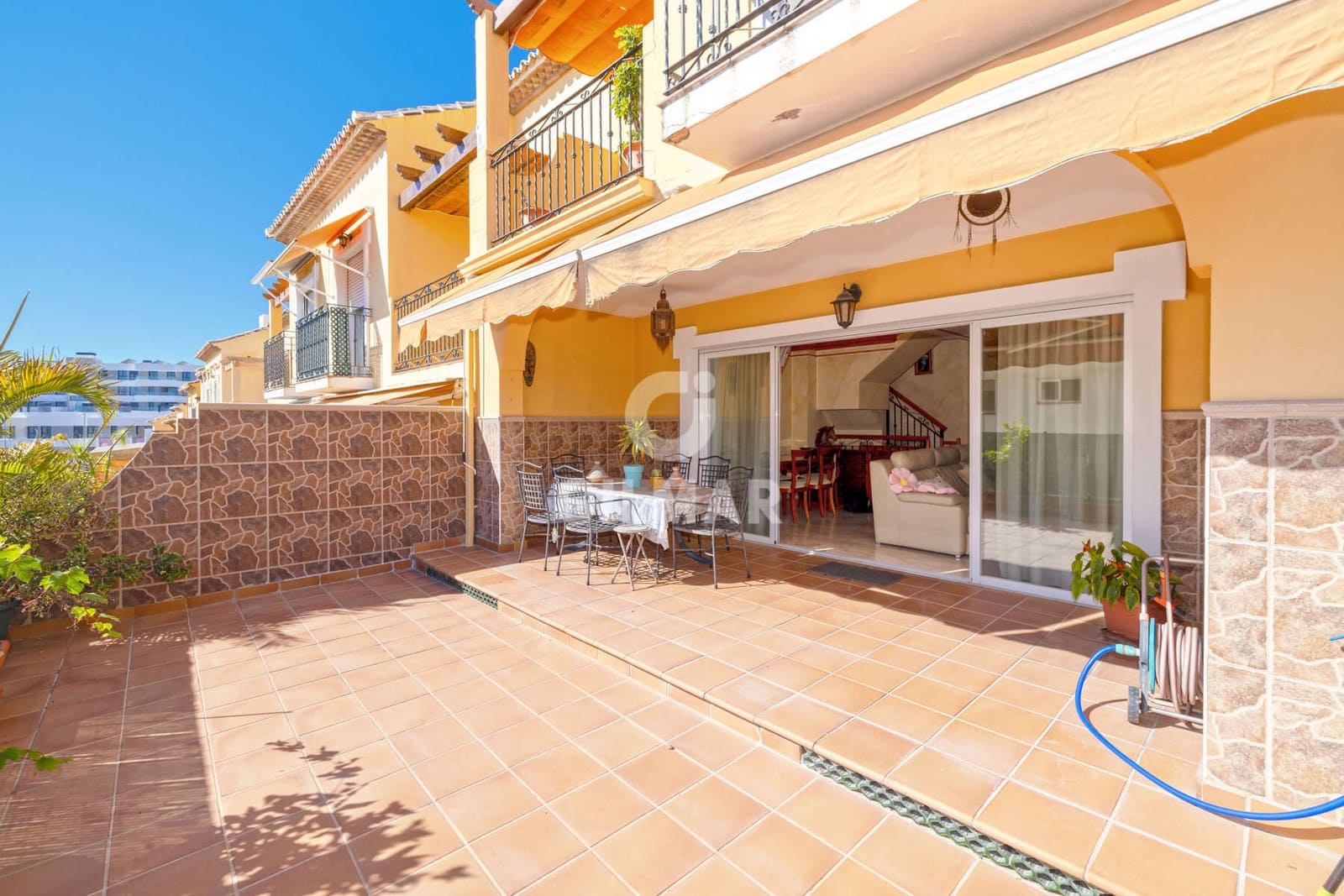 4 soveværelse Semi-Rækkehus til salg i Estepona - € 540.000 (Ref: 9205961)