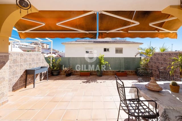 4 soveværelse Semi-Rækkehus til salg i Zona Calvario, Estepona - € 540.000 (Ref: 9205961)