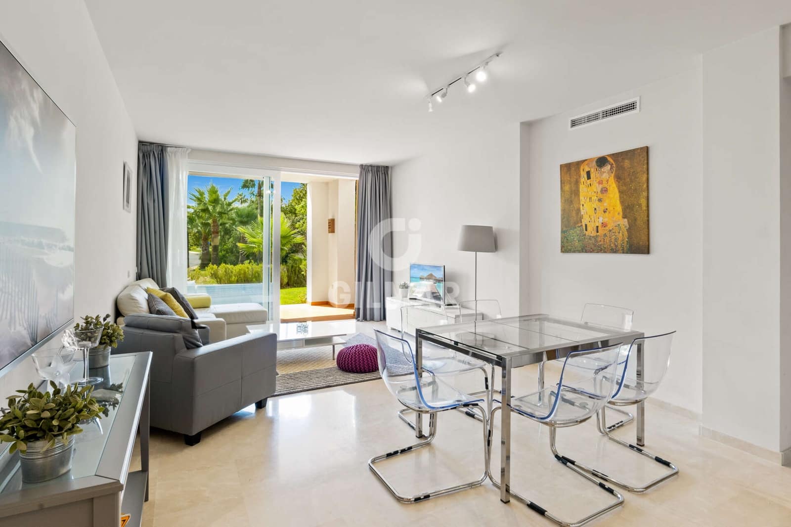 Piso de 2 habitaciones en Casares en venta con piscina garaje - 390.000 € (Ref: 9205963)