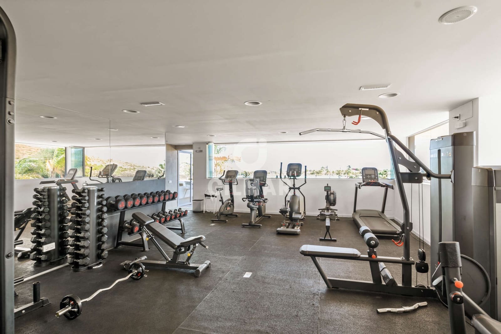 Piso de 2 habitaciones en Casares en venta con piscina garaje - 390.000 € (Ref: 9205963)