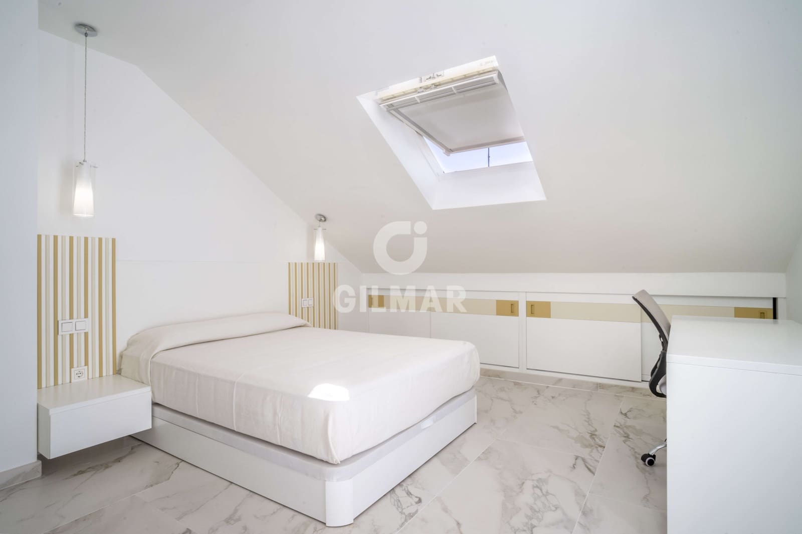 3 soveværelse Rækkehus til salg i Estepona med garage - € 1.400.000 (Ref: 9205966)