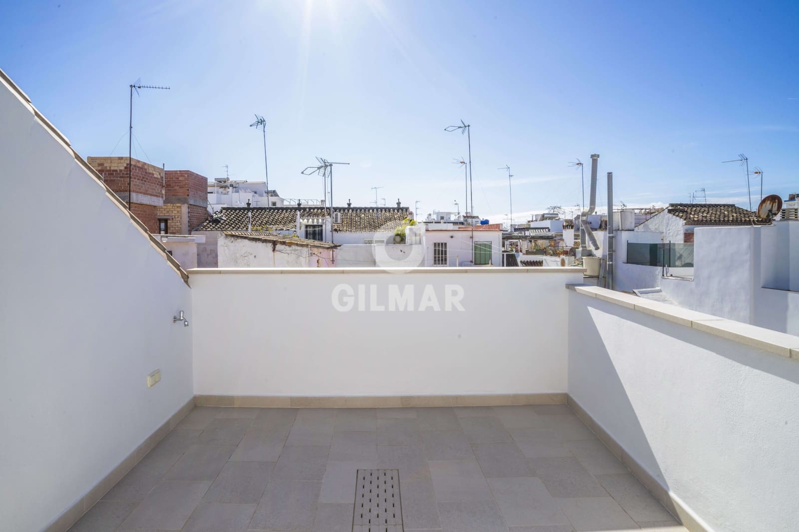 3 soveværelse Rækkehus til salg i Estepona med garage - € 1.400.000 (Ref: 9205966)