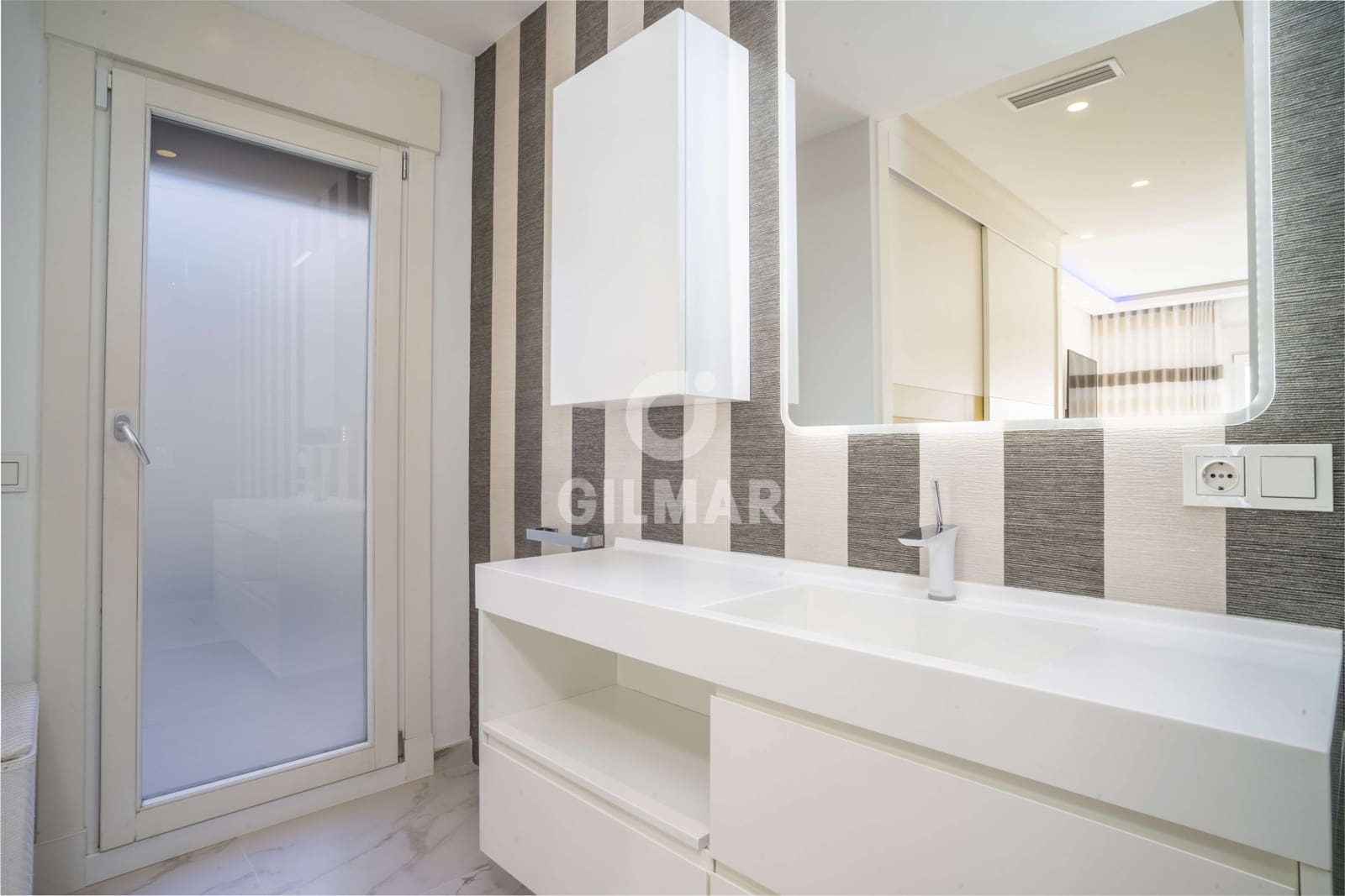 3 soveværelse Rækkehus til salg i Estepona med garage - € 1.400.000 (Ref: 9205966)