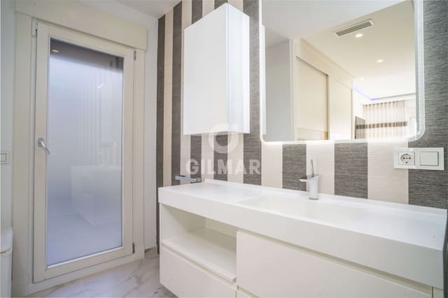 3 soveværelse Rækkehus til salg i Centro, Estepona med garage - € 1.400.000 (Ref: 9205966)