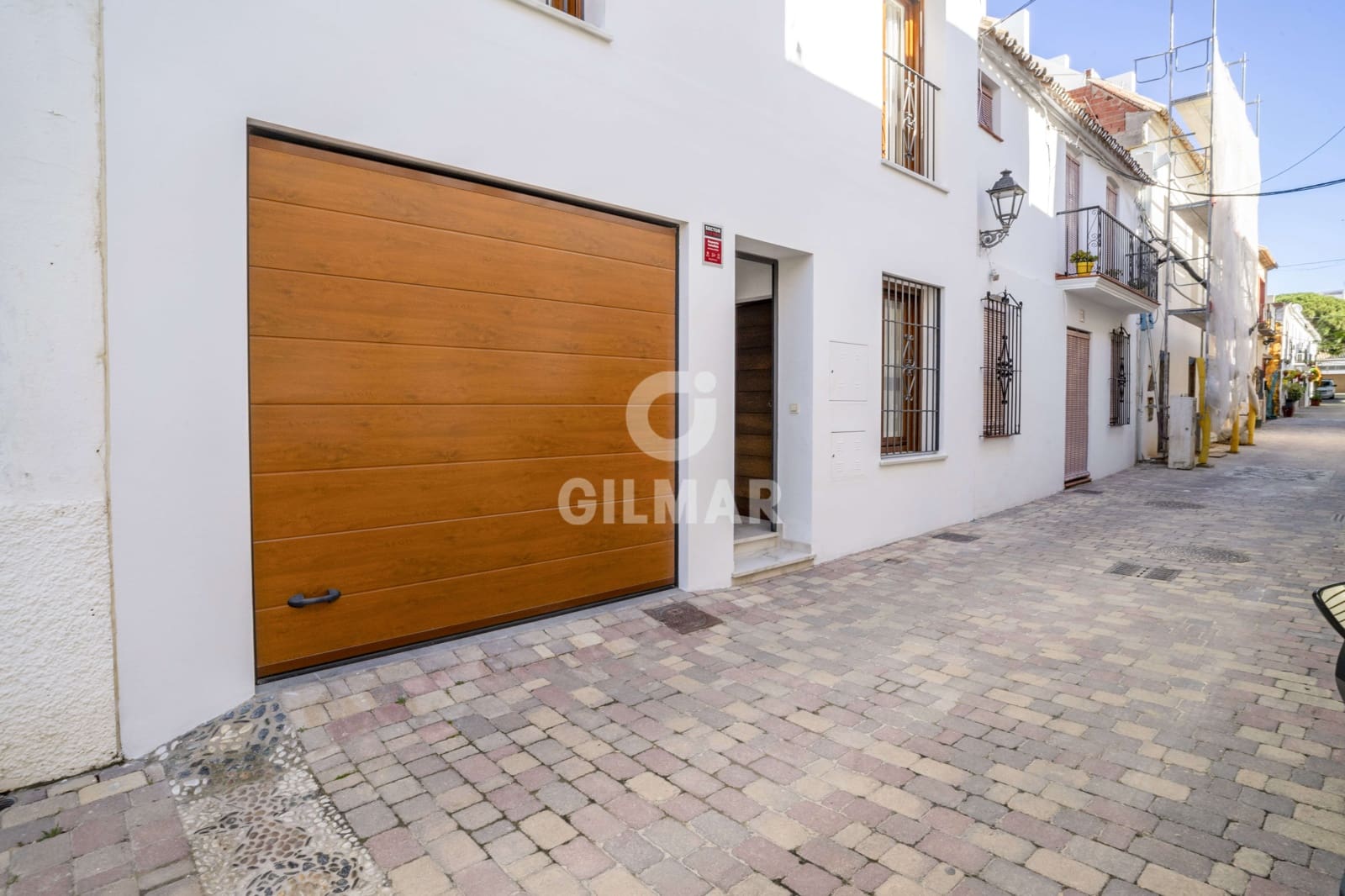 3 soveværelse Rækkehus til salg i Estepona med garage - € 1.400.000 (Ref: 9205966)