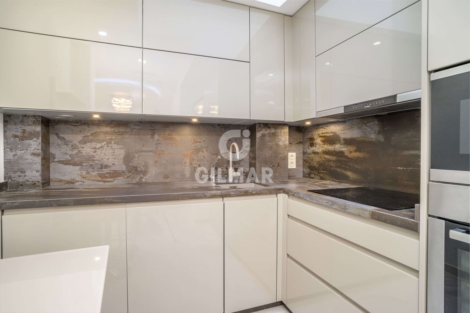 3 soveværelse Rækkehus til salg i Estepona med garage - € 1.400.000 (Ref: 9205966)