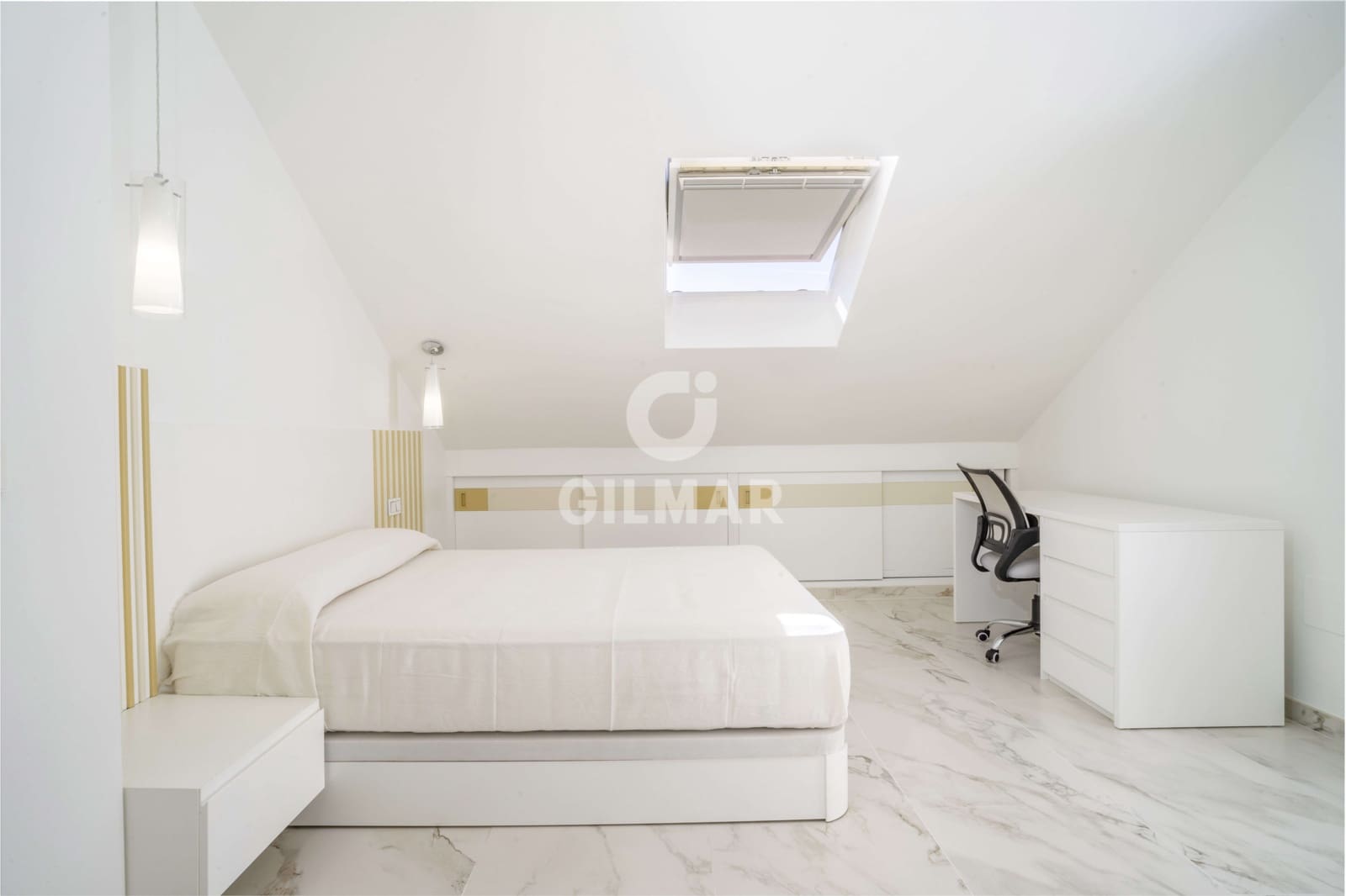 3 soveværelse Rækkehus til salg i Estepona med garage - € 1.400.000 (Ref: 9205966)